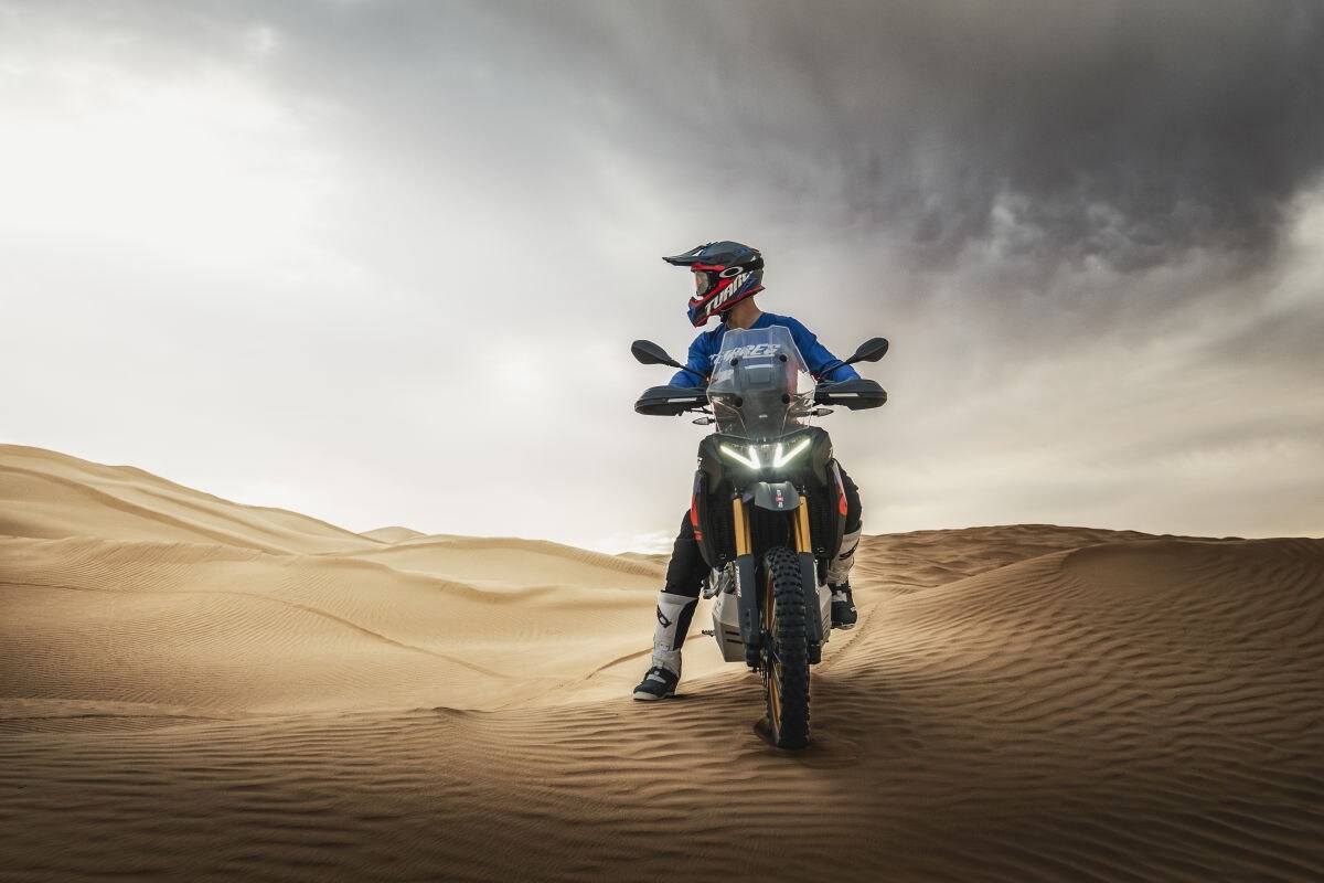 Aprilia Tuareg Rally 660: il ritorno di una leggenda, più cattiva e pronta al deserto +VIDEO+